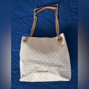 Michael Kors Beige Shoulder Bag with Gold Chain